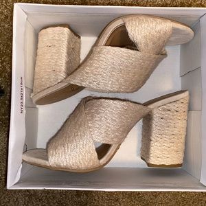 Cream Qupid heel sandals